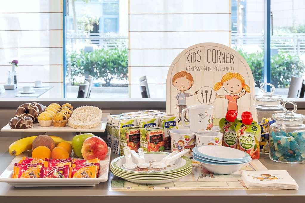 ホテル エヌエイチ ロンドン ケンジントン レストラン 写真